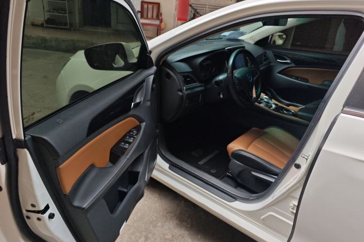 Used BYD Qin New Energy 2017 1.5T Luxury Model Driver Seat