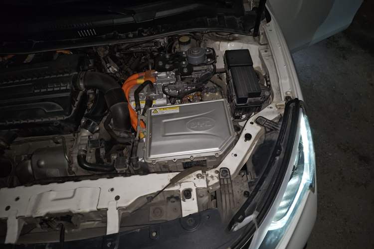 Used BYD Qin New Energy 2017 1.5T Luxury Model Engine Bay Left