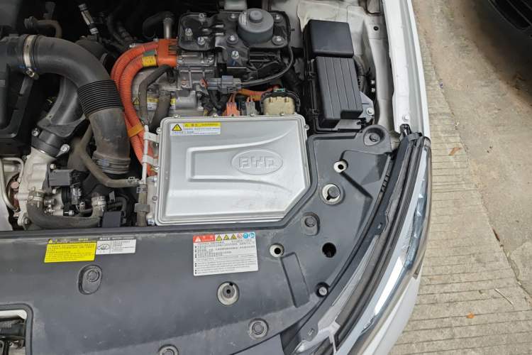 Used BYD Qin New Energy 2017 1.5T Luxury Model Engine Bay Left