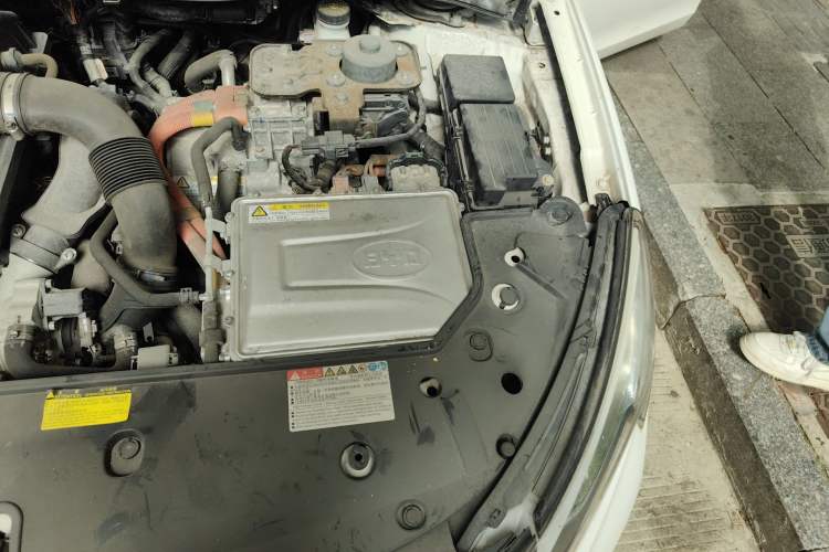 Used BYD Qin New Energy 2017 1.5T Luxury Model Engine Bay Left