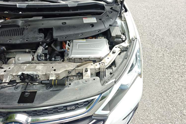 Used BYD Qin New Energy 2017 1.5T Luxury Model Engine Bay Left