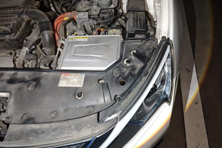 Used BYD Qin New Energy 2017 1.5T Luxury Model Engine Bay Left