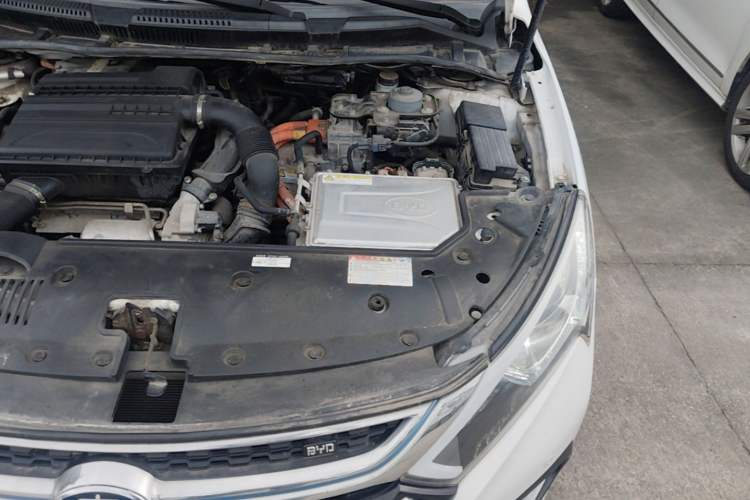 Used BYD Qin New Energy 2017 1.5T Luxury Model Engine Bay Left