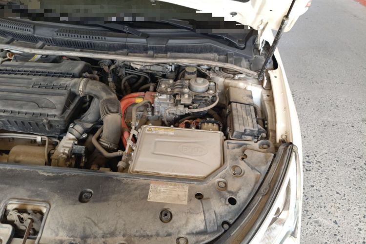 Used BYD Qin New Energy 2017 1.5T Luxury Model Engine Bay Left
