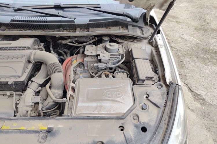 Used BYD Qin New Energy 2017 1.5T Luxury Model Engine Bay Left