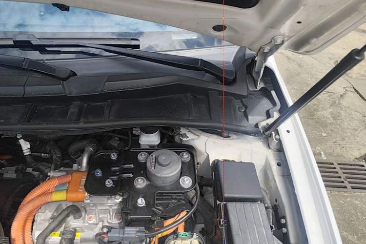 Used BYD Qin New Energy 2017 1.5T Luxury Model Engine Bay Left