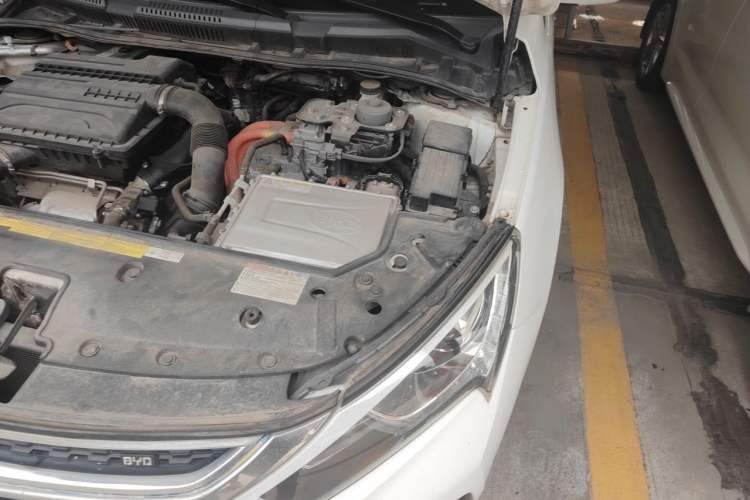 Used BYD Qin New Energy 2017 1.5T Luxury Model Engine Bay Left