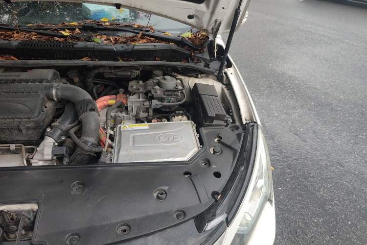 Used BYD Qin New Energy 2017 1.5T Luxury Model Engine Bay Left