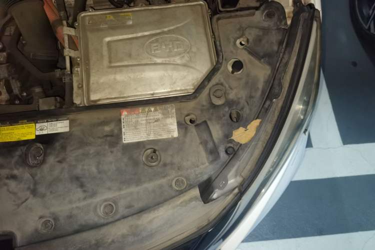 Used BYD Qin New Energy 2017 1.5T Luxury Model Engine Bay Left