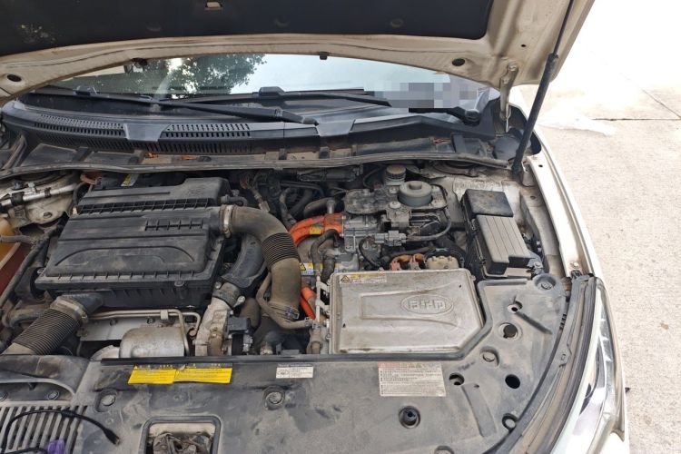 Used BYD Qin New Energy 2017 1.5T Luxury Model Engine Bay Left