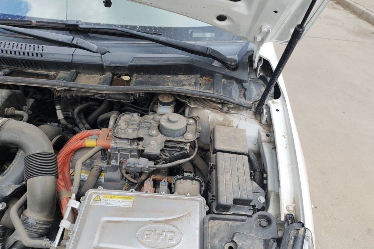 Used BYD Qin New Energy 2017 Qin 1.5T 100 Engine Bay Left