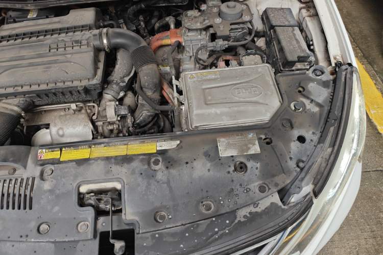 Used BYD Qin New Energy 2017 1.5T Luxury Model Engine Bay Left