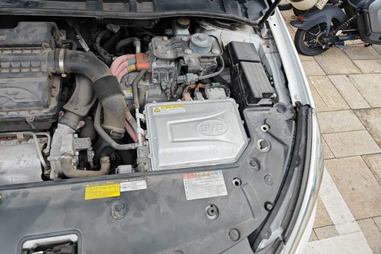 Used BYD Qin New Energy 2017 1.5T Luxury Model Engine Bay Left