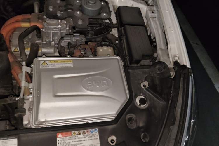 Used BYD Qin New Energy 2017 1.5T Luxury Model Engine Bay Left
