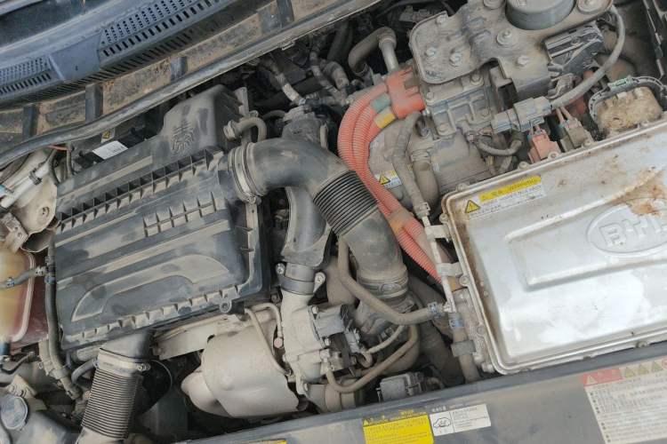 Used BYD Qin New Energy 2017 1.5T Luxury Model Engine Bay Left