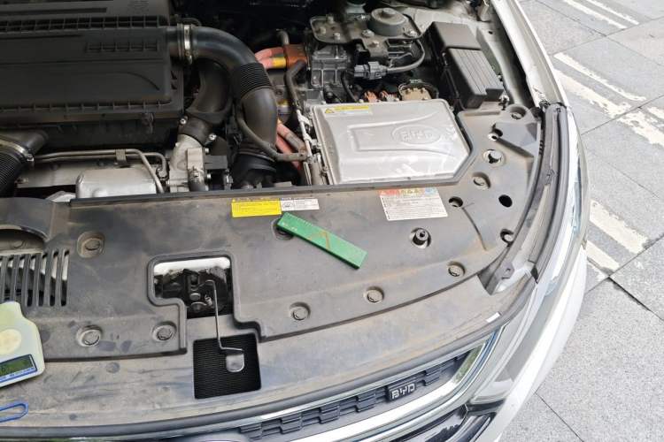 Used BYD Qin New Energy 2017 1.5T Luxury Model Engine Bay Left