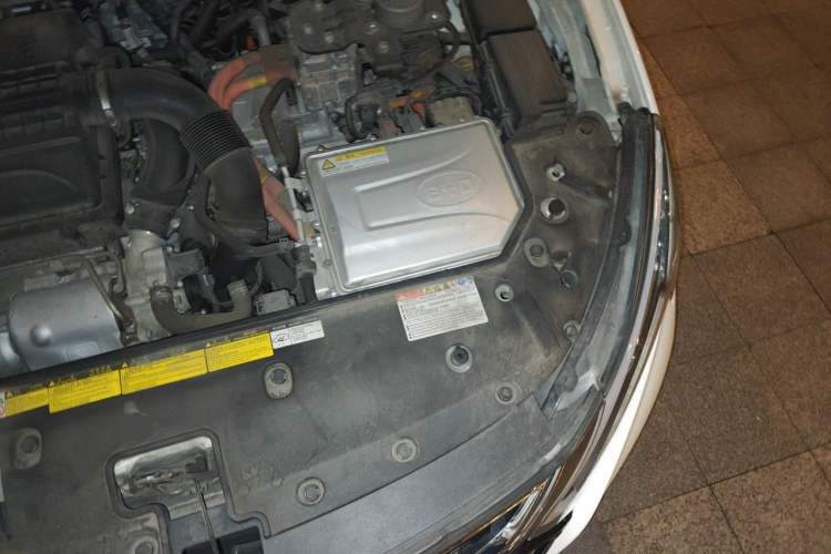 Used BYD Qin New Energy 2017 1.5T Luxury Model Engine Bay Left
