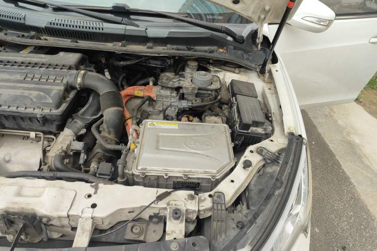 Used BYD Qin New Energy 2017 1.5T Luxury Model Engine Bay Left