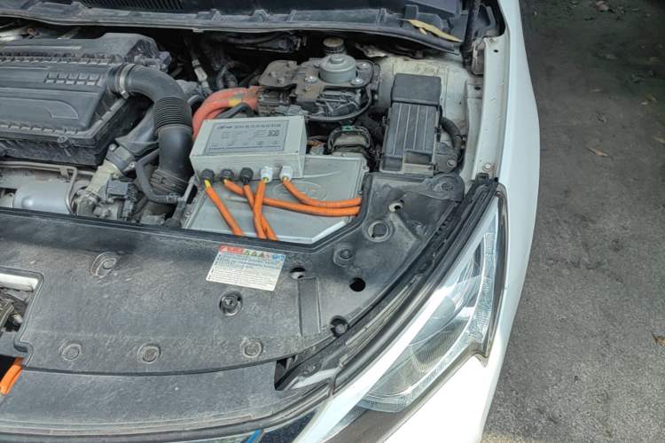 Used BYD Qin New Energy 2017 1.5T Luxury Model Engine Bay Left