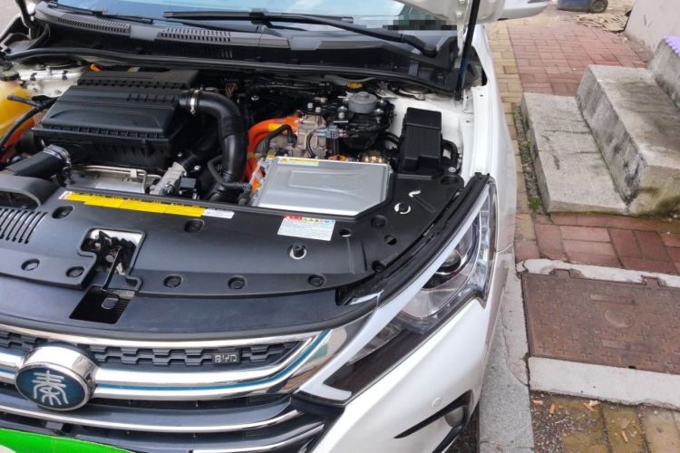 Used BYD Qin New Energy 2017 1.5T Luxury Model Engine Bay Left