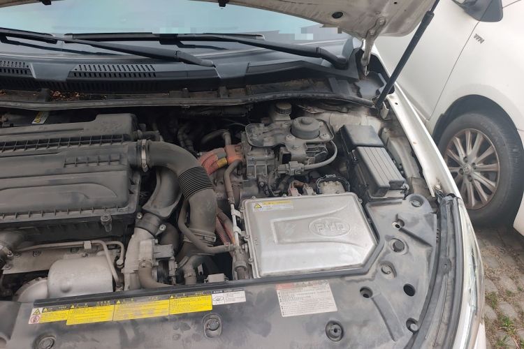 Used BYD Qin New Energy 2017 1.5T Luxury Model Engine Bay Left