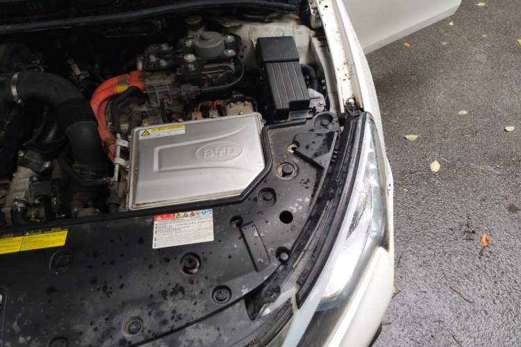 Used BYD Qin New Energy 2017 1.5T Luxury Model Engine Bay Left