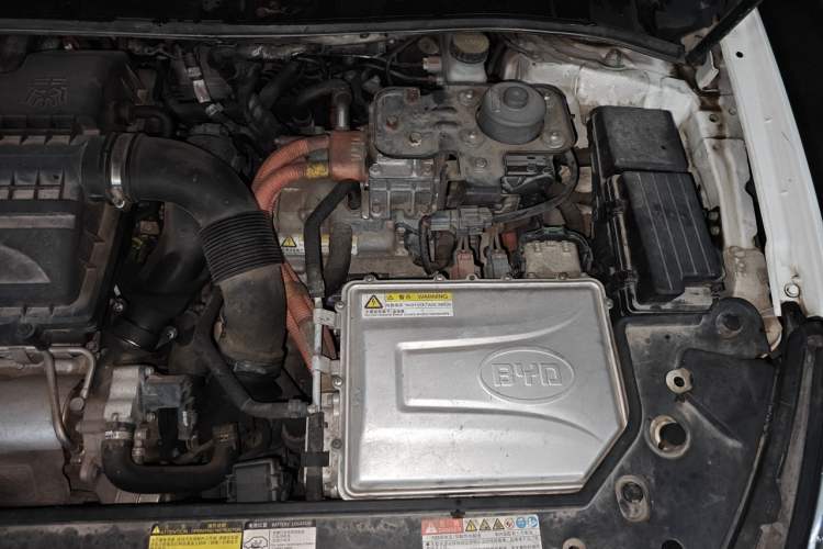 Used BYD Qin New Energy 2017 1.5T Luxury Model Engine Bay Left