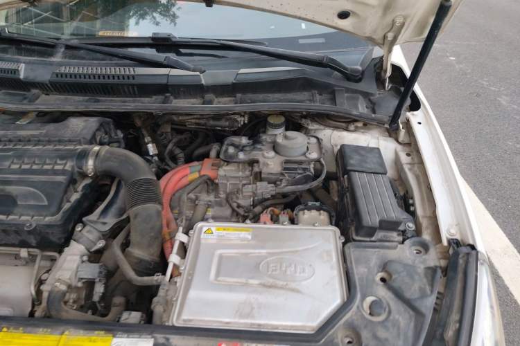 Used BYD Qin New Energy 2017 1.5T Luxury Model Engine Bay Left