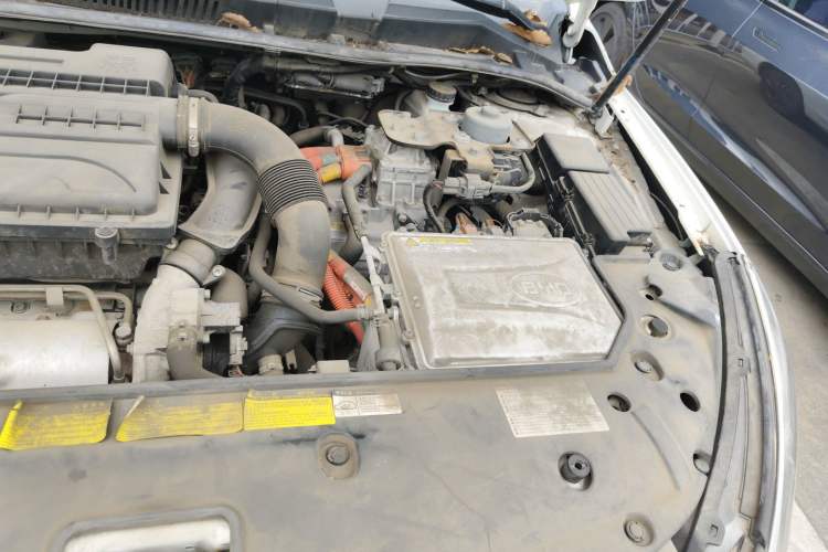 Used BYD Qin New Energy 2017 1.5T Luxury Model Engine Bay Left