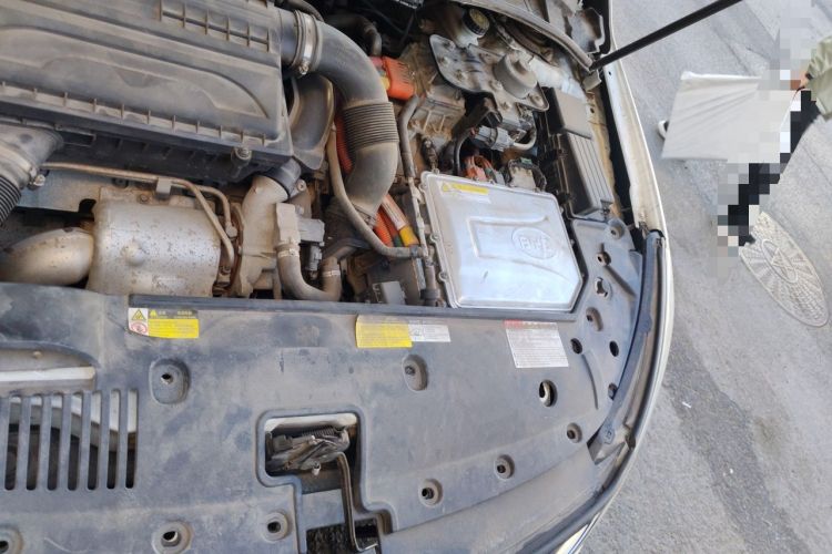 Used BYD Qin New Energy 2017 1.5T Luxury Model Engine Bay Left
