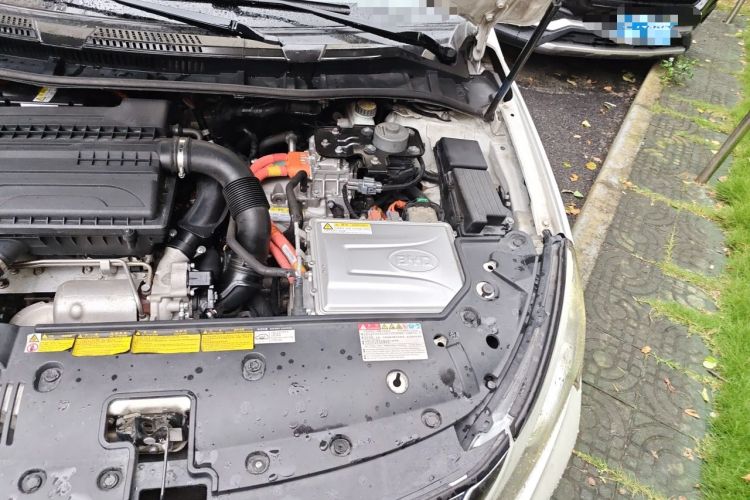 Used BYD Qin New Energy 2017 Qin 1.5T 100 Engine Bay Left
