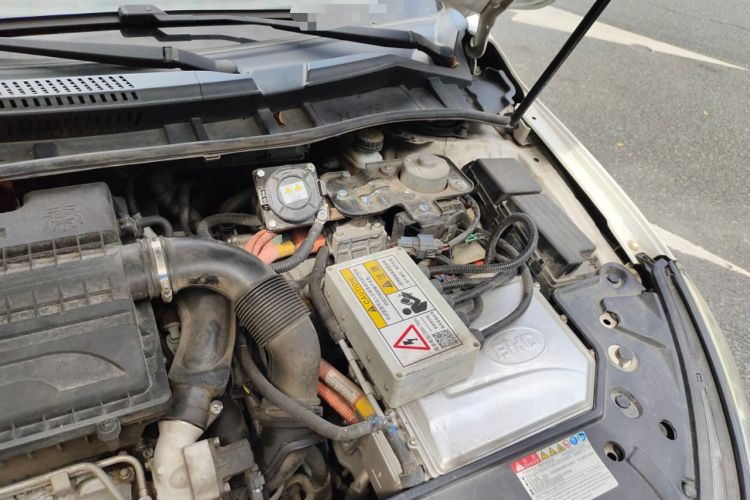 Used BYD Qin New Energy 2017 1.5T Luxury Model Engine Bay Left