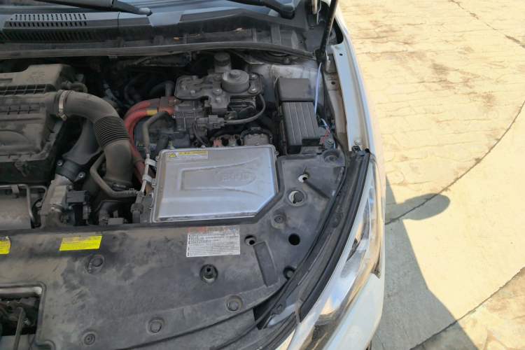 Used BYD Qin New Energy 2017 1.5T Luxury Model Engine Bay Left