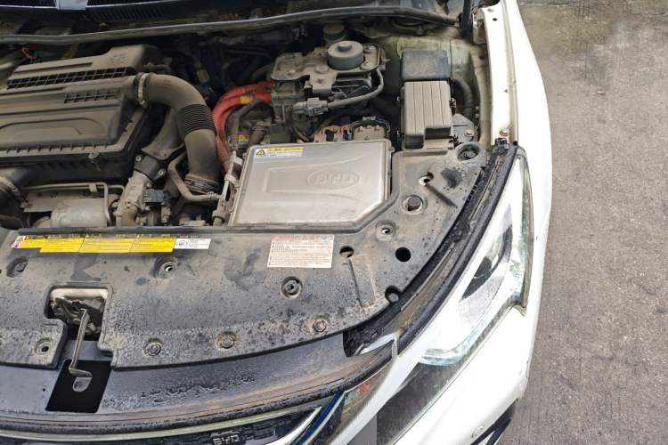 Used BYD Qin New Energy 2017 1.5T Luxury Model Engine Bay Left