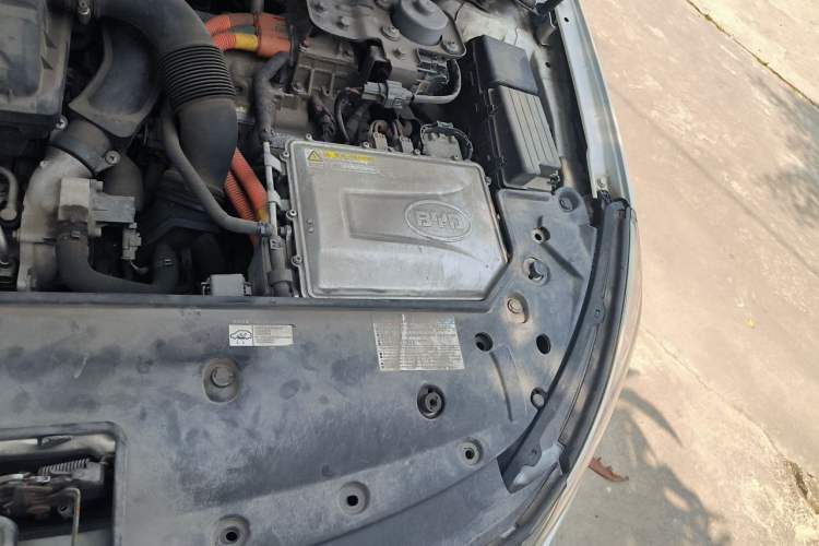 Used BYD Qin New Energy 2017 1.5T Luxury Model Engine Bay Left
