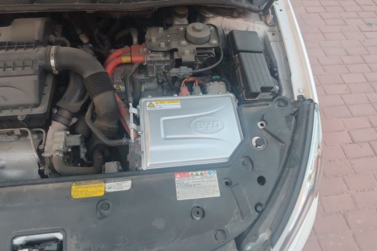 Used BYD Qin New Energy 2017 1.5T Luxury Model Engine Bay Left
