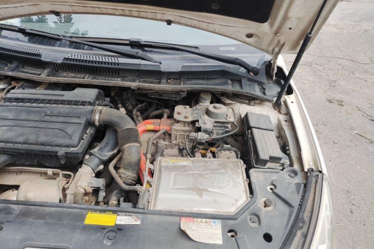 Used BYD Qin New Energy 2017 1.5T Luxury Model Engine Bay Left