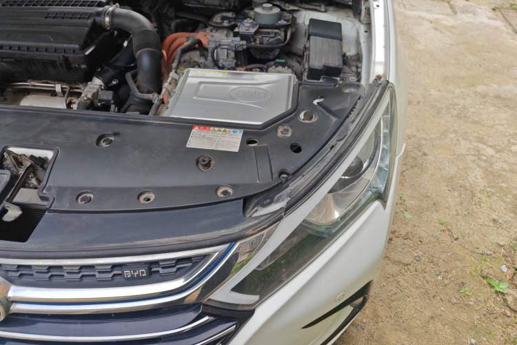 Used BYD Qin New Energy 2017 1.5T Luxury Model Engine Bay Left