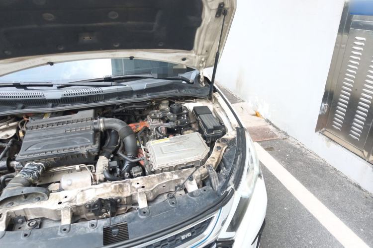 Used BYD Qin New Energy 2017 1.5T Luxury Model Engine Bay Left