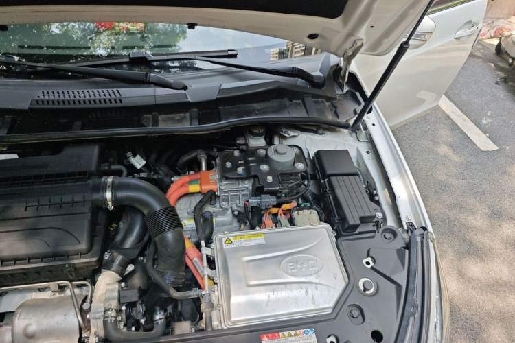 Used BYD Qin New Energy 2017 1.5T Luxury Model Engine Bay Left