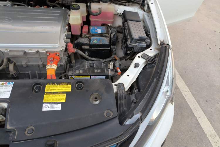 Used BYD Qin New Energy 2017 Qin EV300 Flagship Model Engine Bay Left