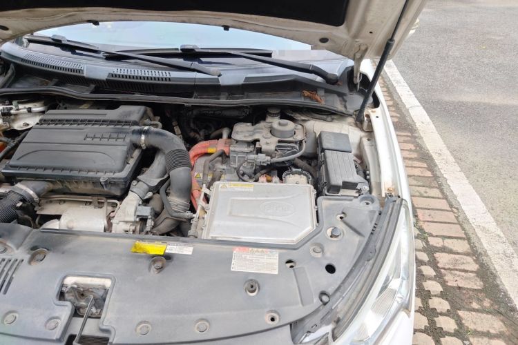 Used BYD Qin New Energy 2017 1.5T Luxury Model Engine Bay Left