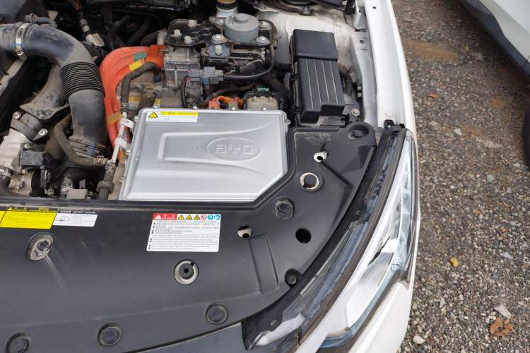 Used BYD Qin New Energy 2017 1.5T Luxury Model Engine Bay Left