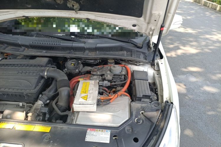 Used BYD Qin New Energy 2017 1.5T Luxury Model Engine Bay Left