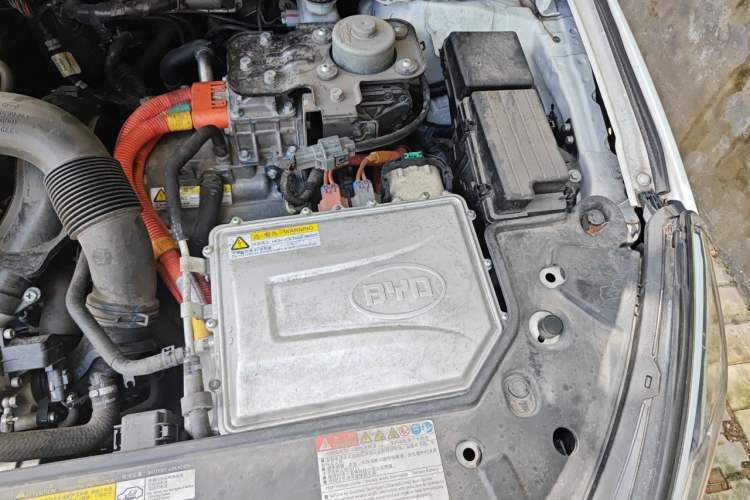 Used BYD Qin New Energy 2017 1.5T Luxury Model Engine Bay Left