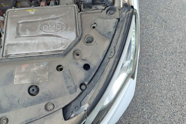 Used BYD Qin New Energy 2017 1.5T Luxury Model Engine Bay Left