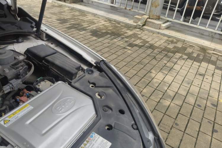 Used BYD Qin New Energy 2017 1.5T Luxury Model Engine Bay Left