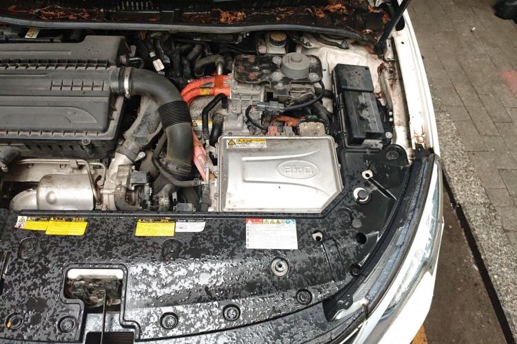 Used BYD Qin New Energy 2017 1.5T Luxury Model Engine Bay Left