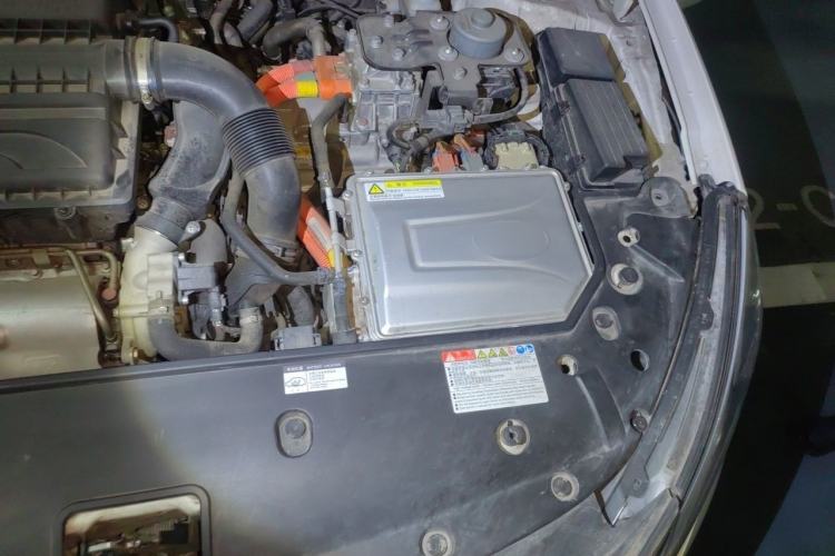 Used BYD Qin New Energy 2017 1.5T Luxury Model Engine Bay Left