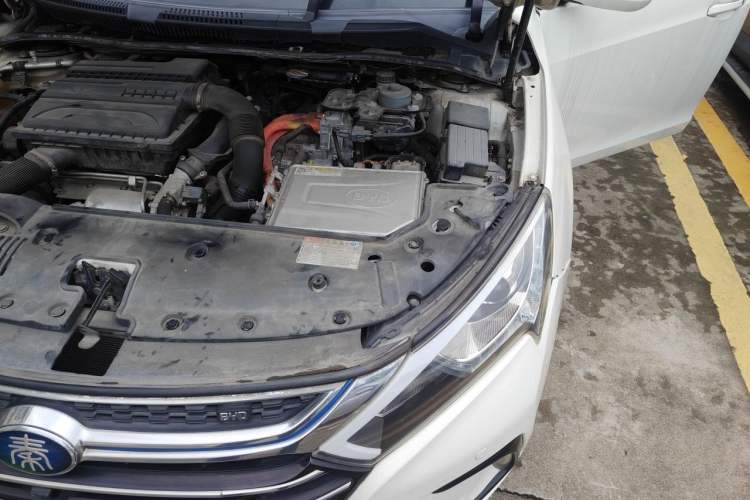 Used BYD Qin New Energy 2017 1.5T Luxury Model Engine Bay Left